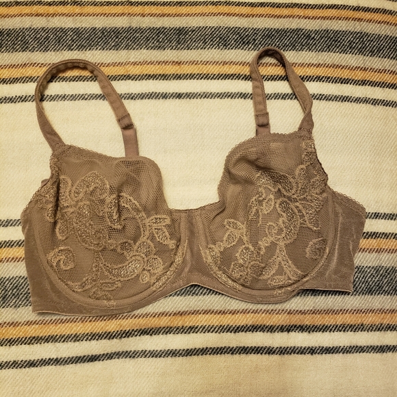 EUC victoria's secret taupe colored lace bra 36D - Picture 1 of 4